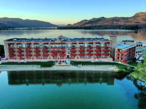 Holiday Inn & Suites Osoyoos