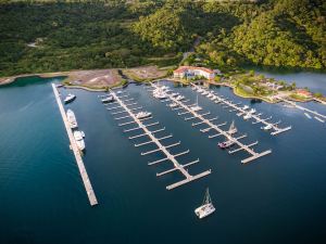 Marina Papagayo Suites