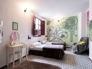 Home Youth Hostel by Feetup Hostels