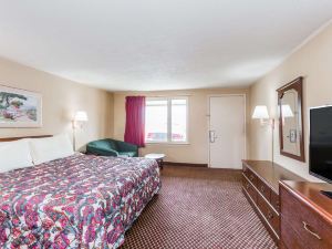 Travelodge by Wyndham Ridgeway Martinsville Area