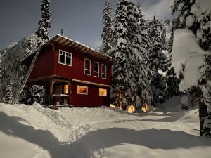 Snowy Mountain Lodge