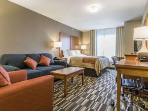 Comfort Inn & Suites Edmonton International Airport