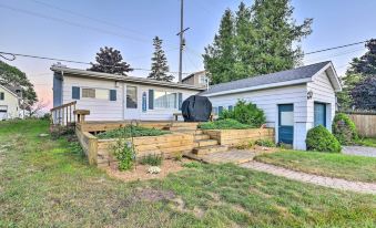 East Tawas Cabin w/ Lake Huron Access & Views