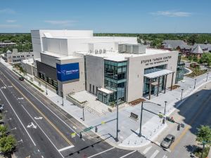 DoubleTree by Hilton Greensboro Airport