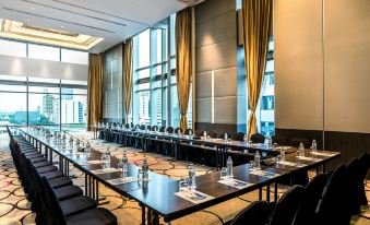 Four Points by Sheraton Ploenchit, Bangkok (Formerly Novotel Ploenchit)