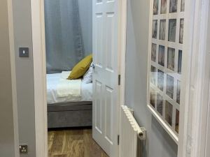 Charming 2-Bed Apartment