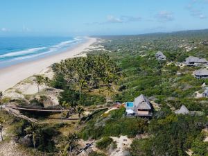 Travessia Beach Lodge