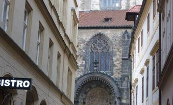 Apartment by the Old Town Square