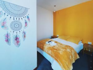 Lobo Hostel la Paz