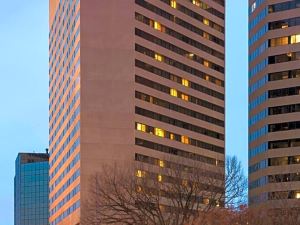 The Plaza Hotel Columbus at Capitol Square