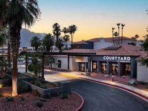 Courtyard Palm Springs