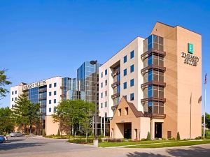 Embassy Suites by Hilton St. Louis Airport