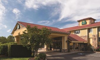 Best Western Plus Parkway Inn