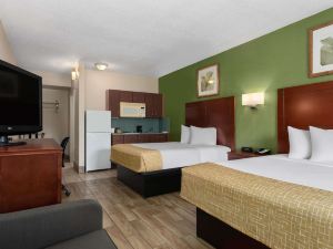 Travelodge Suites by Wyndham Lake Okeechobee