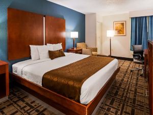 Best Western Plus Richmond Airport Hotel