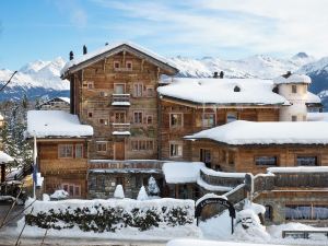 Hostellerie du Pas de l'Ours "Relais et Châteaux"