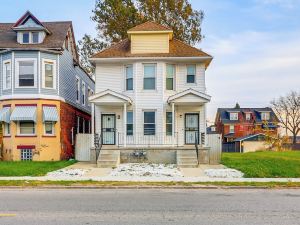 4 Mi to Dtwn: Detroit Townhome Near North End