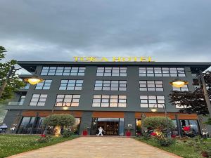 Toka Hotel Restaurant