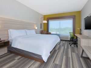 Holiday Inn Express & Suites Grand Rapids Airport - South