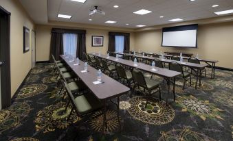 Holiday Inn Express & Suites Clearfield