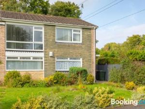 Inviting 2-Bed House in Newcastle Upon Tyne