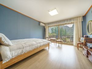 Hongcheon Mont Blanc Pension (Near Ocean World, Golf Course)