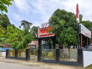 OYO 1074 Homestay Rumah Puti