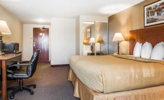 Quality Inn and Suites Middletown-Franklin