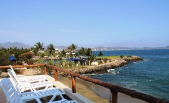 Villas del Palmar Manzanillo with Beach Club