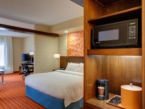 โรงแรม Fairfield Inn & Suites บายมาริออทท์โรลล่า