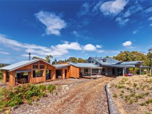 Bruny Island Lodge