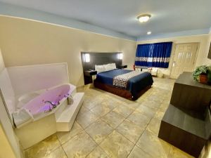 Texas Inn & Suites McAllen at la Plaza Mall and Airport