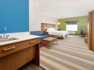 Holiday Inn Express & Suites Denton North