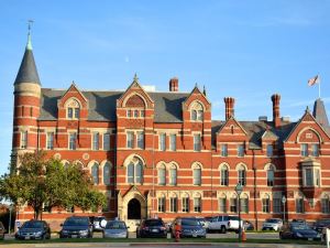 Kellogg Conference Hotel Capitol Hill at Gallaudet University