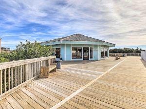 Emerald Isle Condo w/ Indoor Pool & Beach Access!