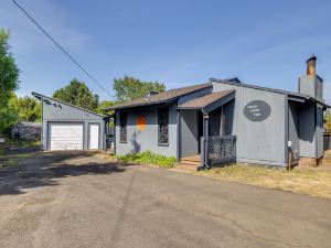 Private Hot Tub & Views: Lovely Waldport Home