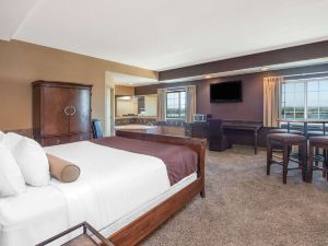 Microtel Inn & Suites by Wyndham Quincy Downtown/River Area