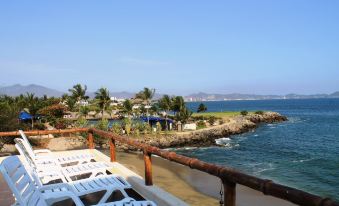 Villas del Palmar Manzanillo with Beach Club