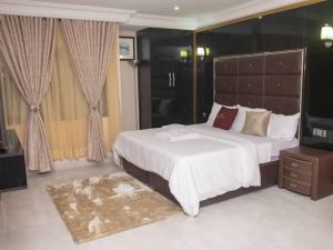 Lushville Hotel & Suites