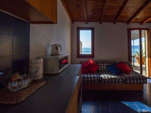 La Lampara Sea View Terrace Apartment