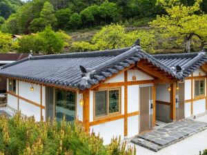 Hadong Hanok Pension the Better Day