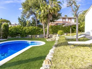 Catalunya Casas: Villa Cunit, Only 5 Minutes to the Mediterranean Sea!