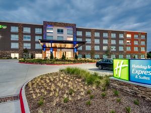 Holiday Inn Express & Suites Dallas North - Addison