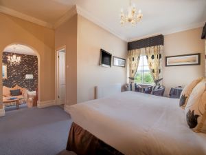 Best Western New Holmwood Hotel