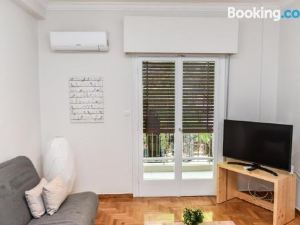 Modern Apartment at Exarchia 1 Bed 2 Pers