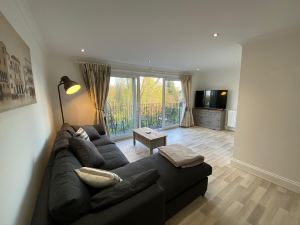 Penthouse Waterfront Apartment - St Neots