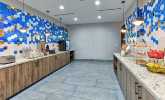 La Quinta Inn & Suites by Wyndham Dallas/Fairpark