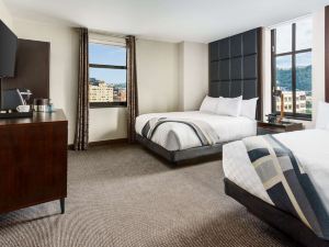 Joinery Hotel Pittsburgh, Curio Collection by Hilton