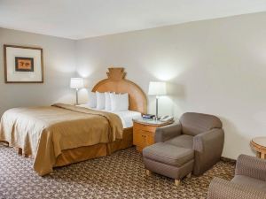 Quality Inn & Suites Greenfield I-70