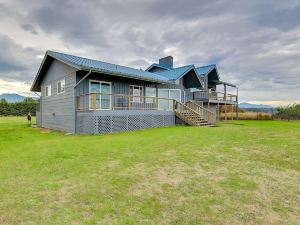 Oceanfront Port Angeles Home w/ Mountain View!